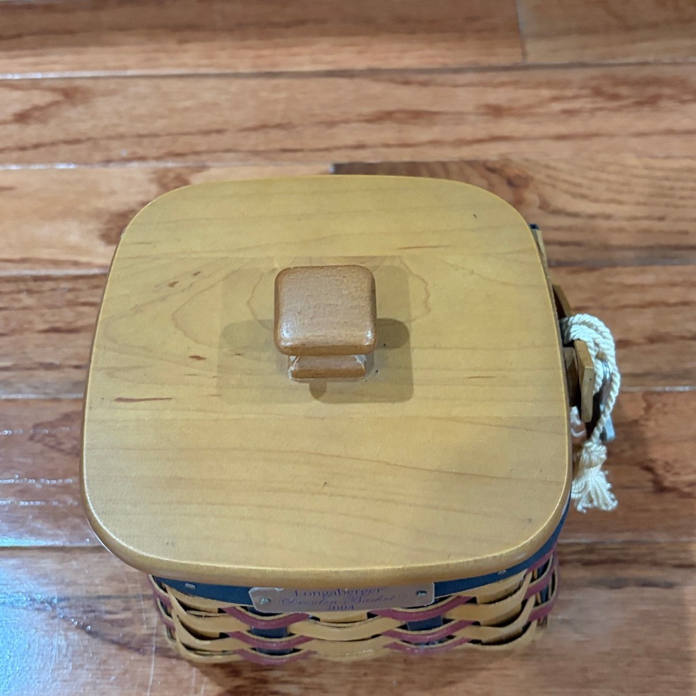 Longaberger 2004 Dresden basket - Picture 6 of 11
